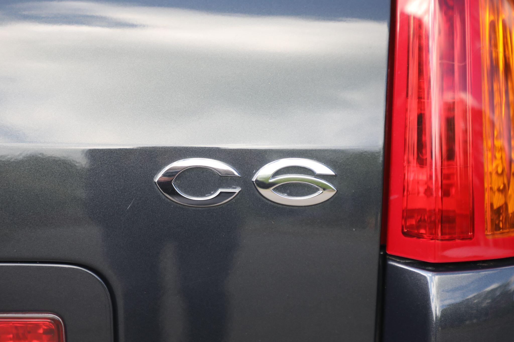 Large vehicle image